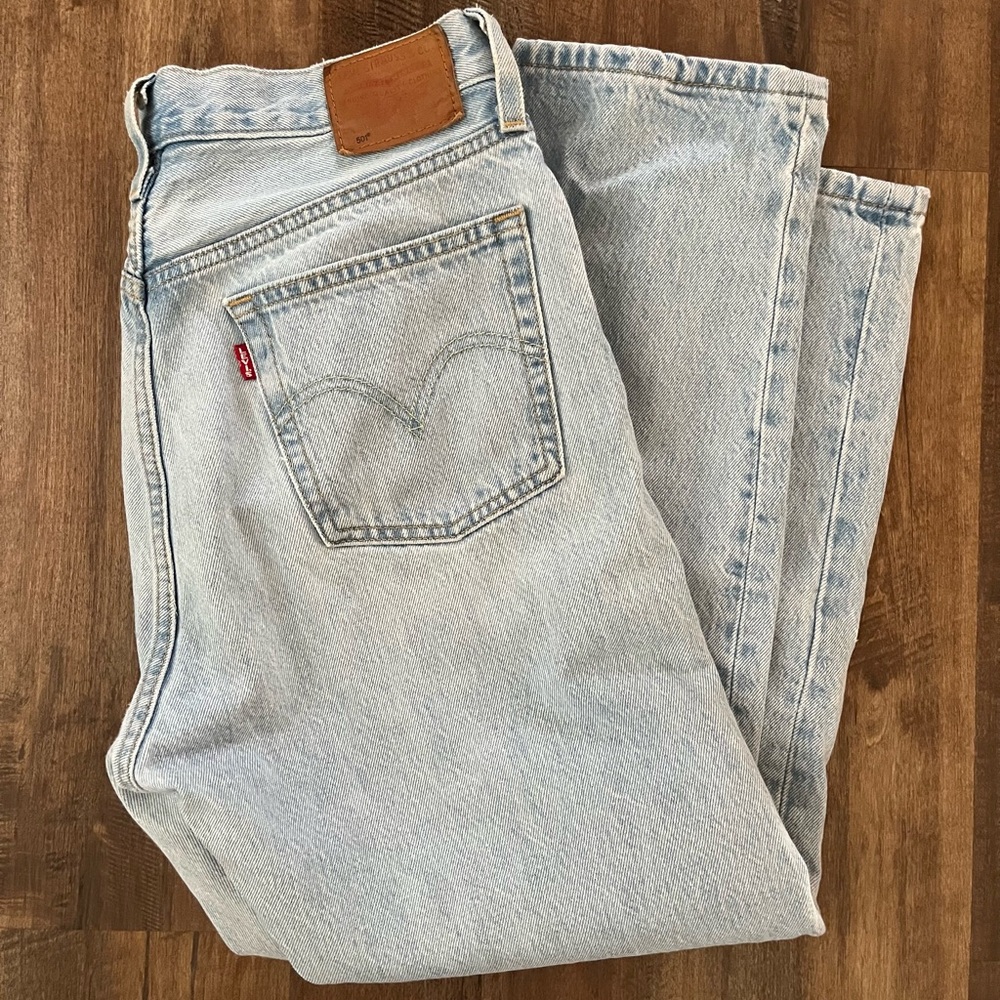 Levi's 501 Light Blue Jeans